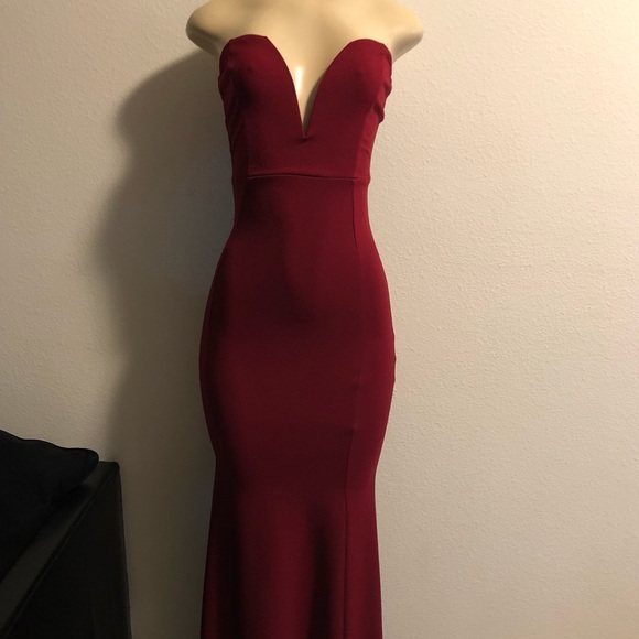 Dresses & Skirts - Lindo vestido largo